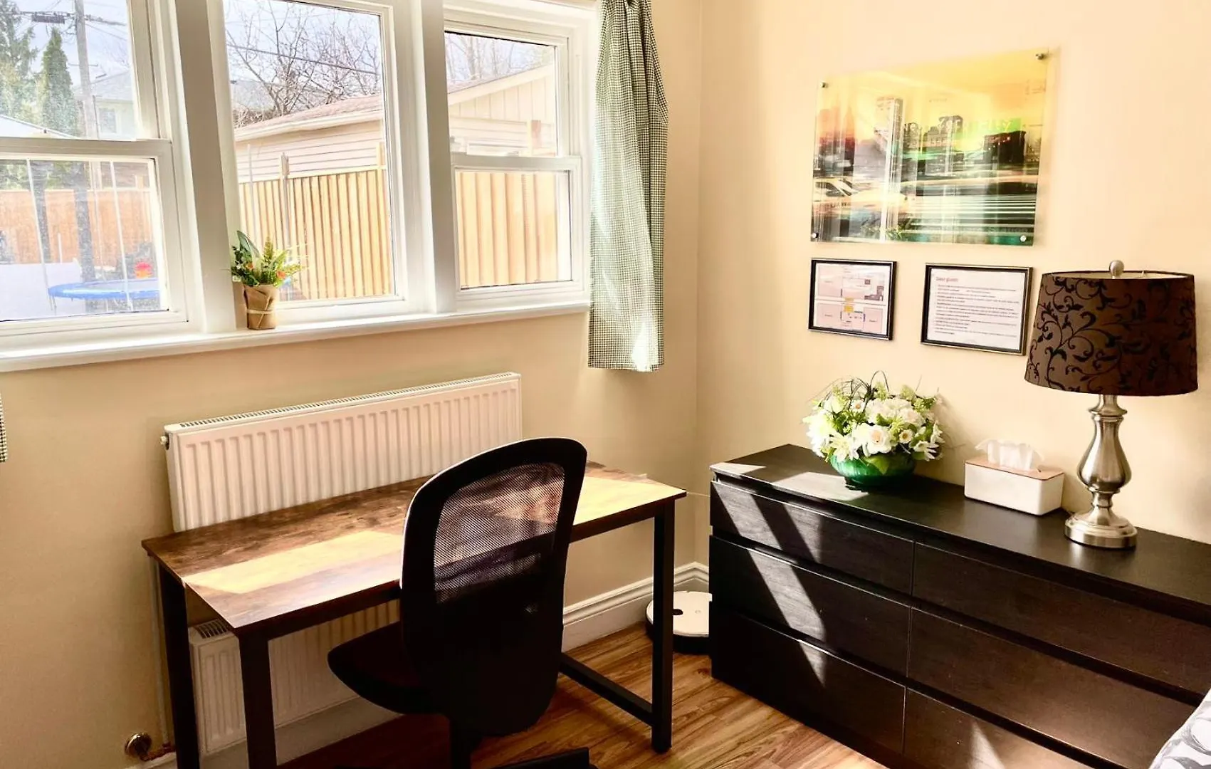 ホームステイ Bright&Modern Space Perfect For Couple And Family Step To Public Transit In トロント カナダ