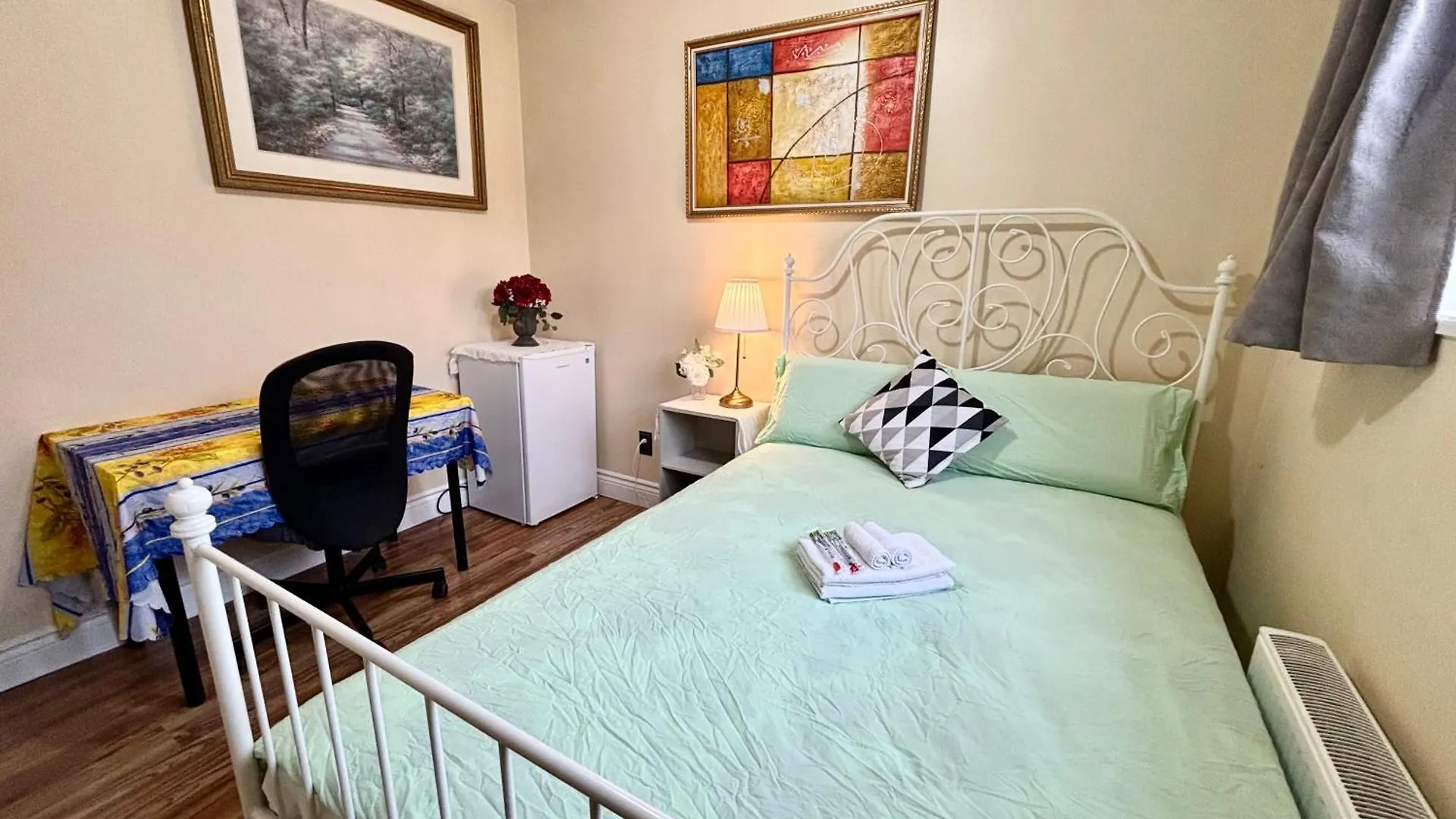 Bright&Modern Space Perfect For Couple And Family Step To Public Transit In トロント 0*,  カナダ